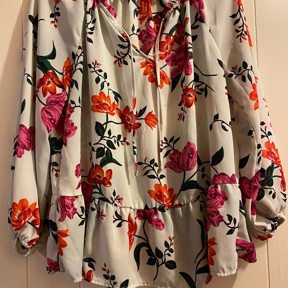 Floral blouse 🌸